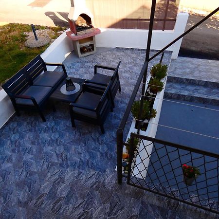 Holiday House Sia ยาเซนิเซ ภายนอก รูปภาพ