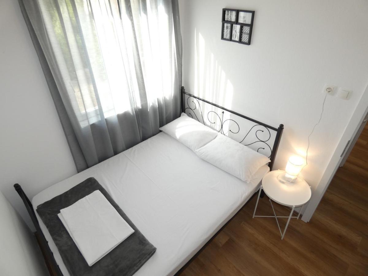 Holiday House Sia ยาเซนิเซ ภายนอก รูปภาพ