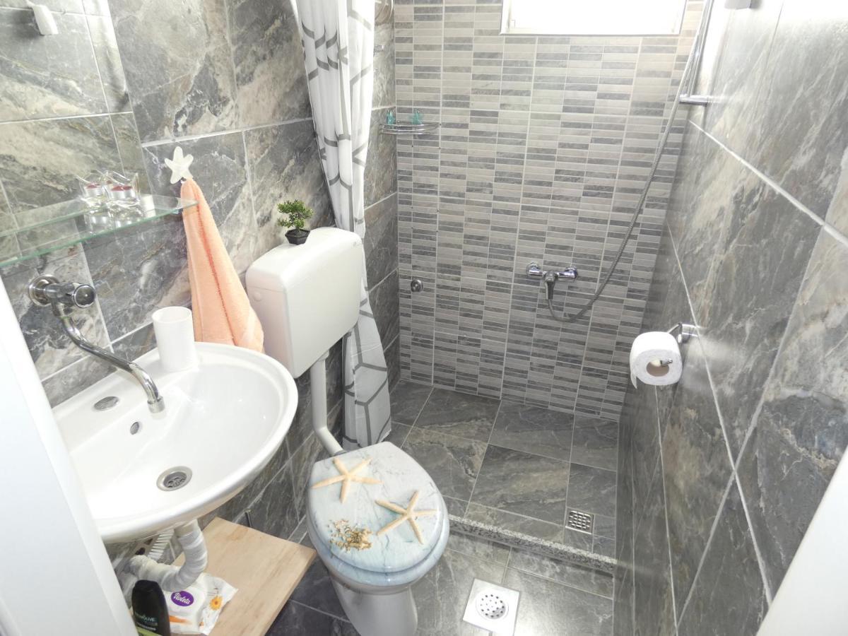Holiday House Sia ยาเซนิเซ ภายนอก รูปภาพ